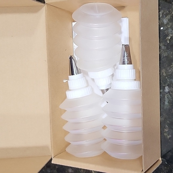 The Pampered Chef Decorator Bottle Set 1585 Decorator Tips Missing Brush - Picture 1 of 6